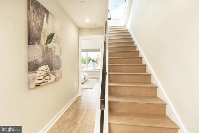 Building Photo - 765 Girard St NW