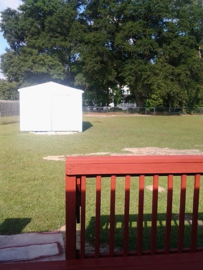 Building Photo - 123 Magnolia Gardens Dr