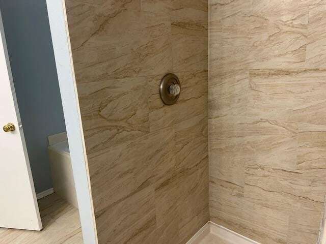 Building Photo - 2063 Greencrest Dr