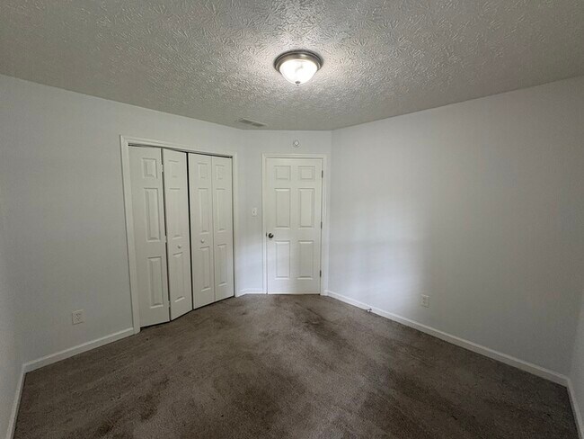 Building Photo - 229 Pebble Creek Dr
