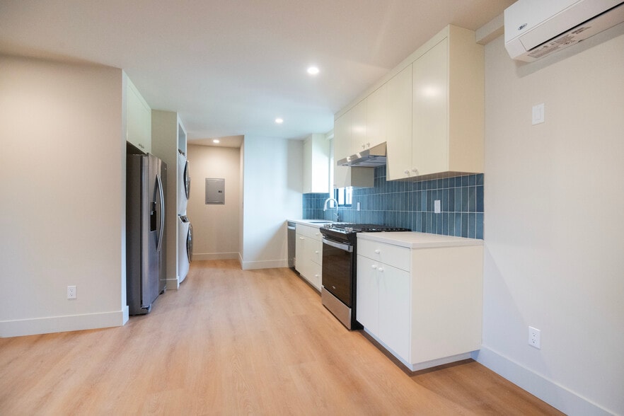 Building Photo - 4541 1/2 Melbourne Ave