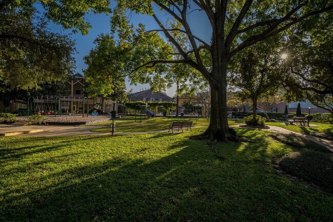 Building Photo - 6422 Burgoyne Rd