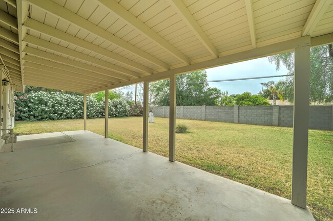 Building Photo - 3033 E Campbell Ave