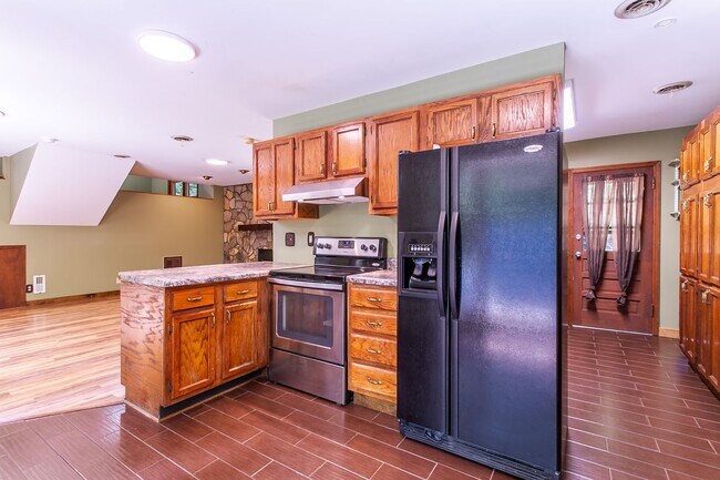 Building Photo - Private Home