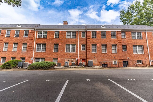 Building Photo - 610 Bashford Ln