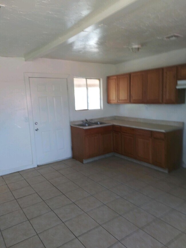 Building Photo - 367 E Borre Ave