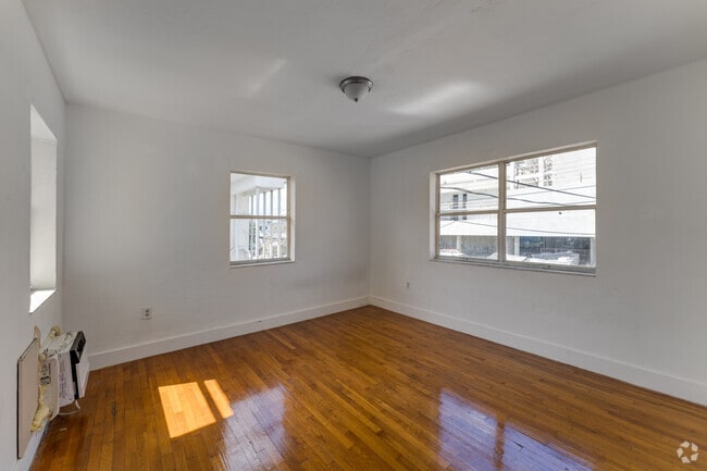 2 BD, 2 BA - 1,000SF - Bedroom - 160 S Shore Dr
