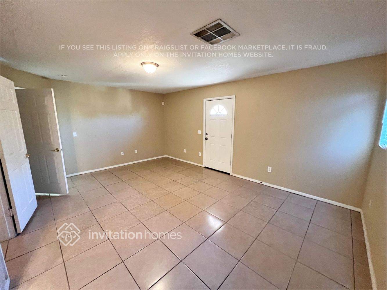 Building Photo - 134 S Main Dr