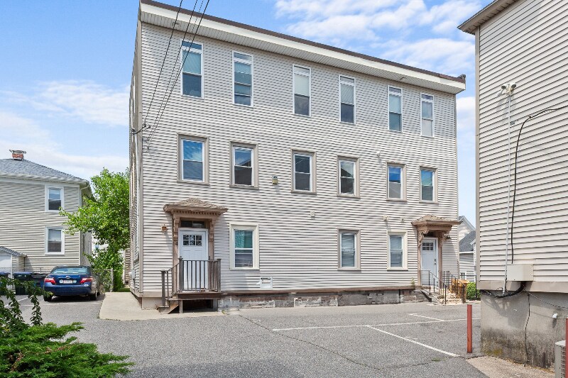 Building Photo - 14 Trenton St