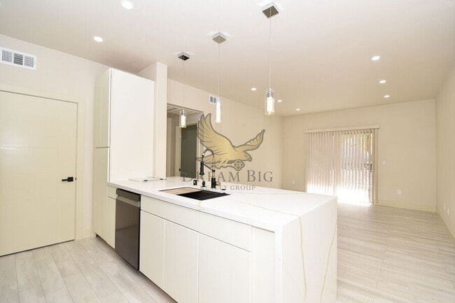 Building Photo - 8000 W Badura Ave