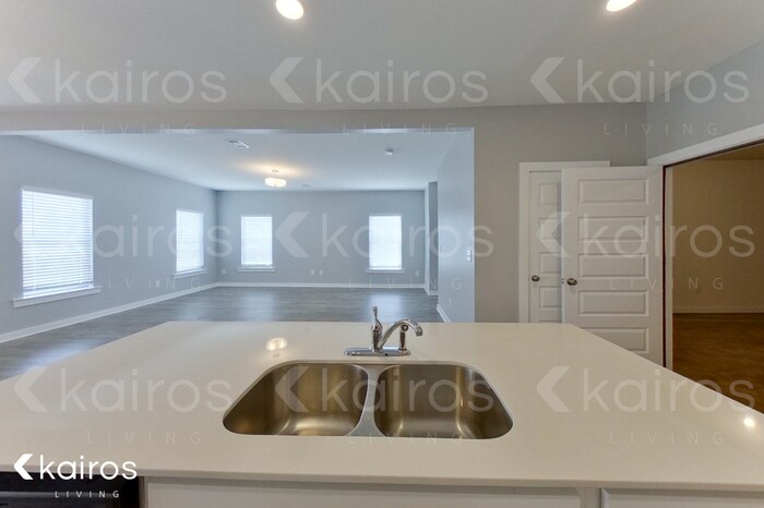 Building Photo - 11353 Crimson Ridge Rd