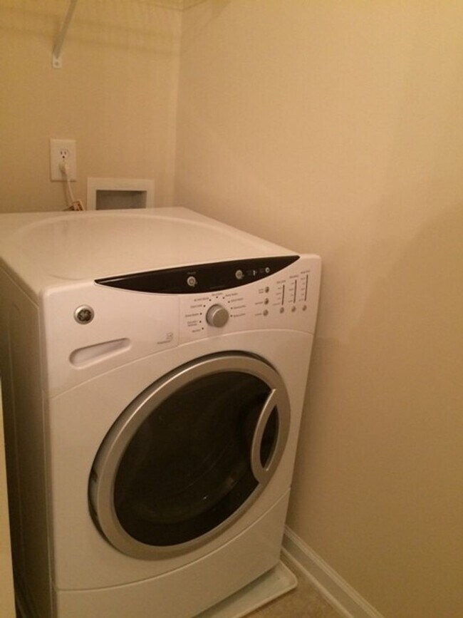 Building Photo - Prelease for January 2026!