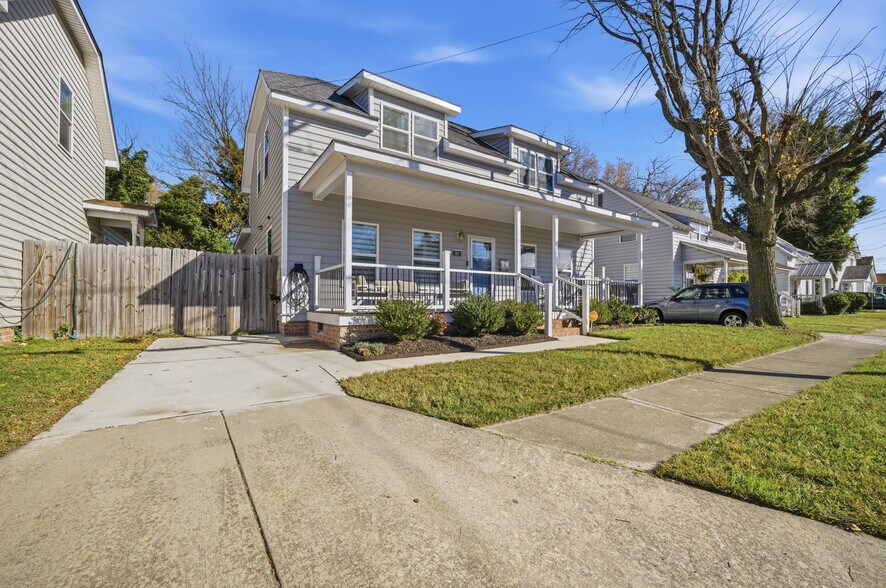 Building Photo - 16 Bagley St