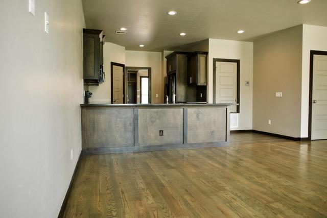 Building Photo - 705 S Jenkins Ave