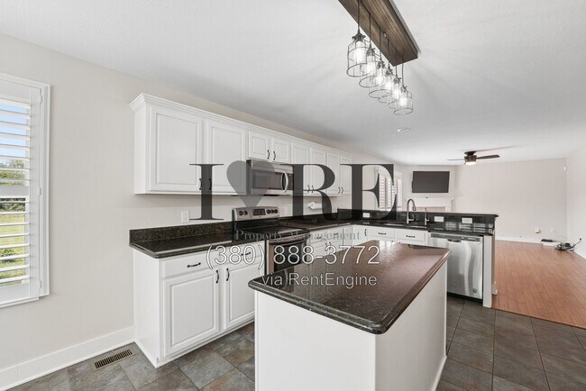 Building Photo - 8765 Hyland-Croy Rd