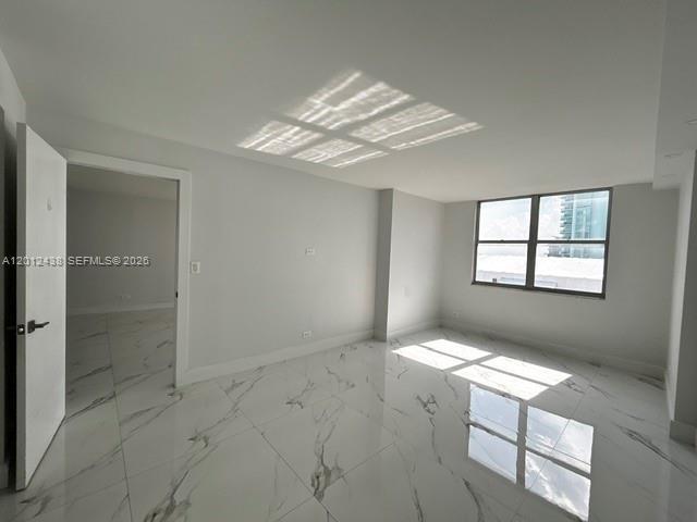 Building Photo - 6039 Collins Ave