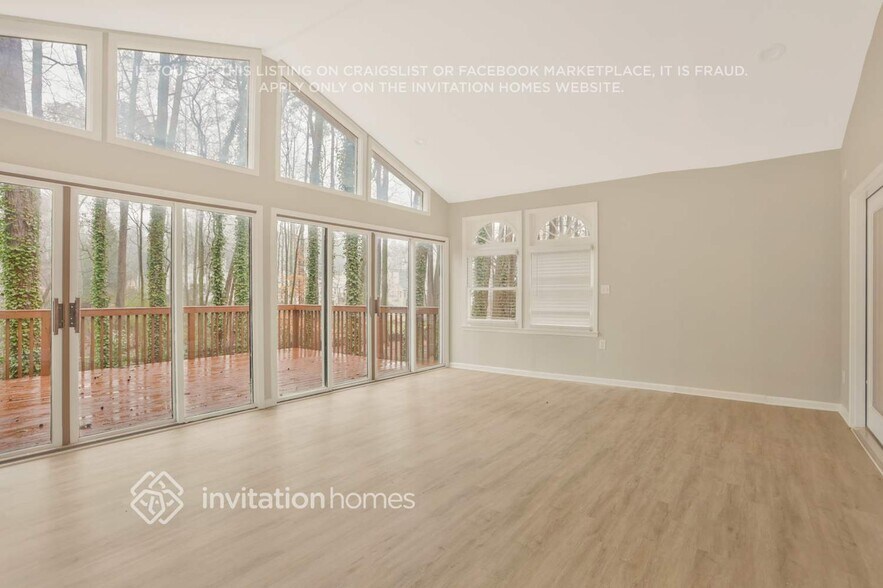 Building Photo - 2847 Bentwood Dr