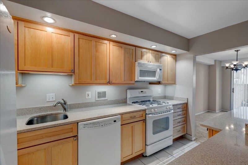 Building Photo - 4515 Willard Ave