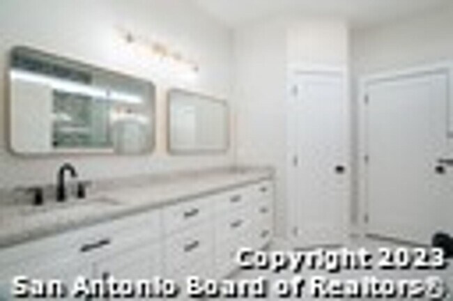 Building Photo - 343 Porter St