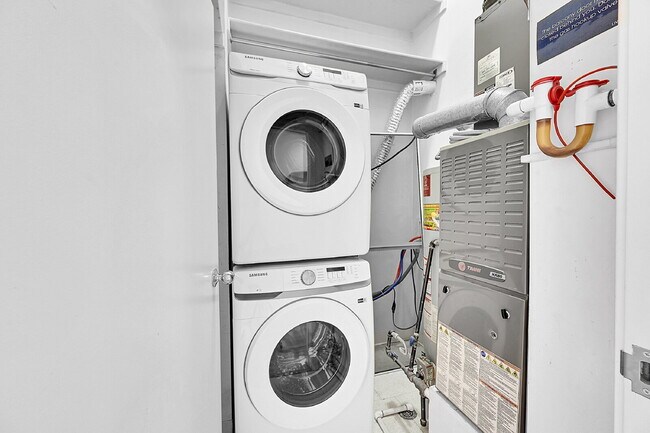 Building Photo - $1,850.00, Studio condo with one bathroom.