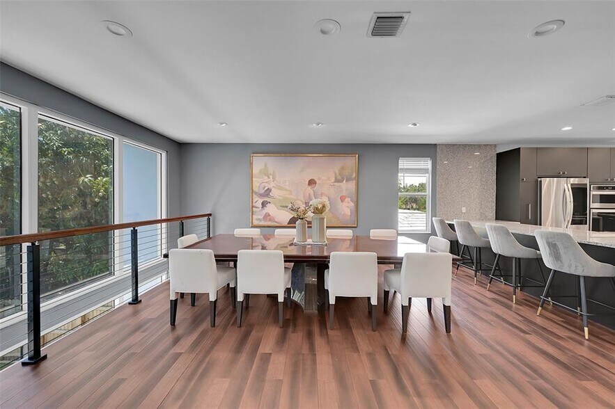 Building Photo - 640 NE 17th Way