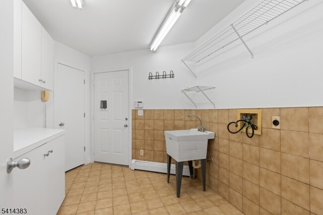 Building Photo - 2 Old Mill Rd