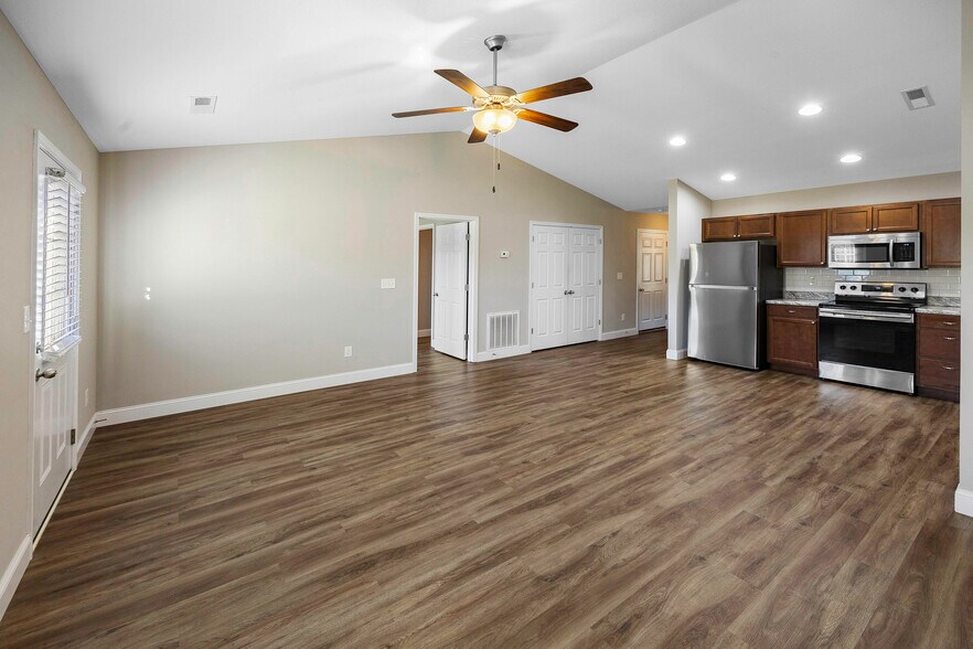 Building Photo - 5346 Dover Springs Way