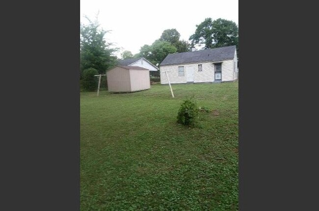 Building Photo - 457 King Rd