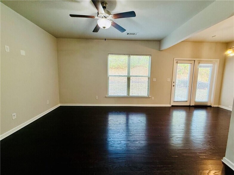 Building Photo - 256 Highland Pointe Cir E