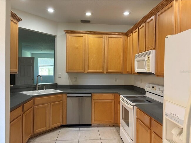 Building Photo - 3429 Parkridge Cir