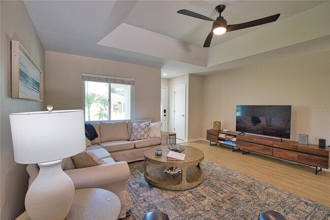 Building Photo - 556 Baffin Dr