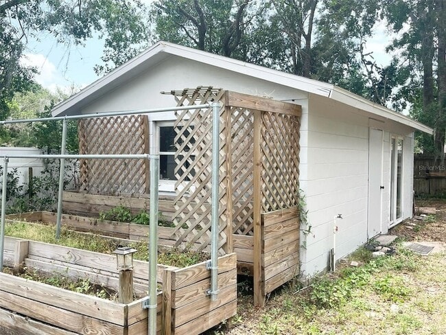 Building Photo - 11631 Seminole Dr