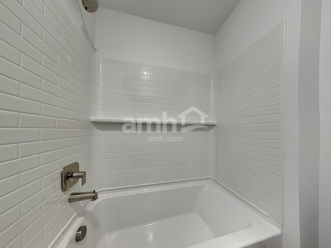 Building Photo - 7929 Selah St SW