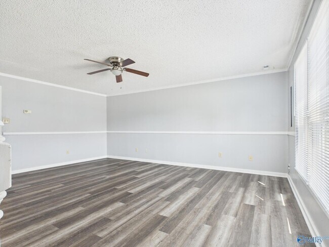 Building Photo - 1829 Brownstone Ave SW