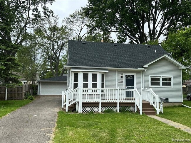 Primary Photo - 33050 John Hauk St