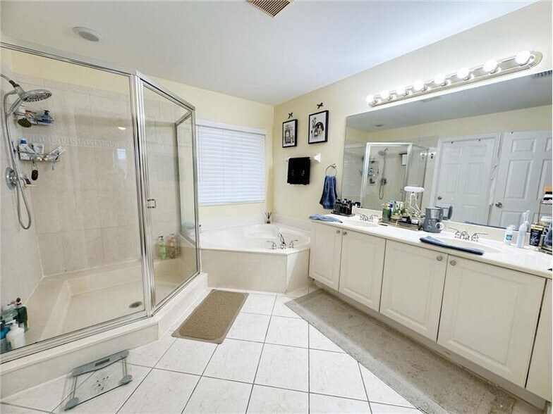 Building Photo - 5152 Woodfield Way