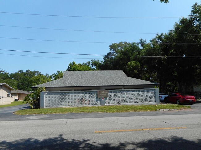 Building Photo - 2037 NE 2nd St