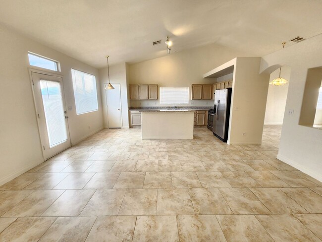 Building Photo - Spacious 4-Bedroom Single-Story Home with ...