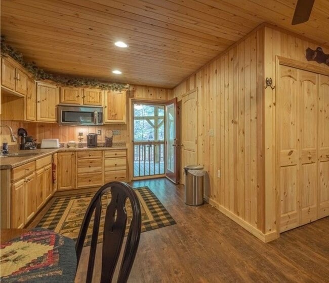 Building Photo - 241 Owl Roost Trail