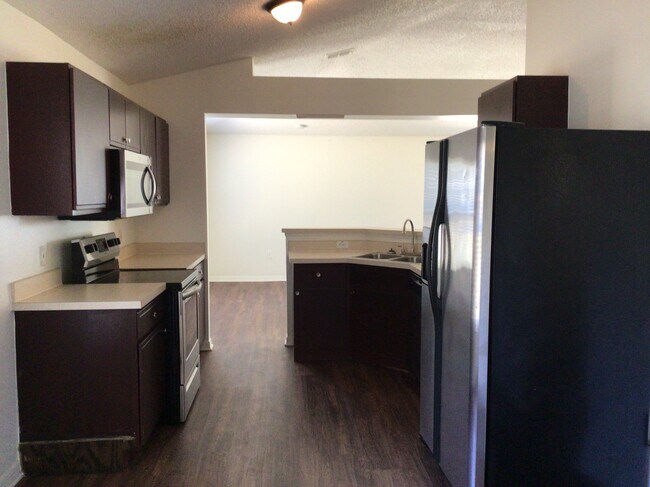 Building Photo - 16019 Horizon Court