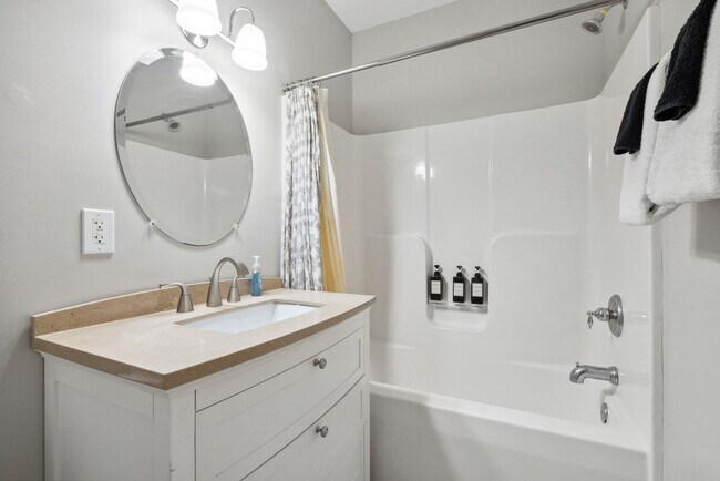 Building Photo - 140 Mystic Ridge Dr