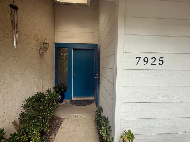 Building Photo - Remodeled Ranch Style Home in the Rancho P...