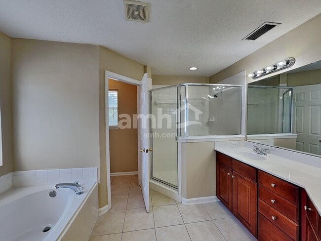 Building Photo - 729 Porto Cristo Ave