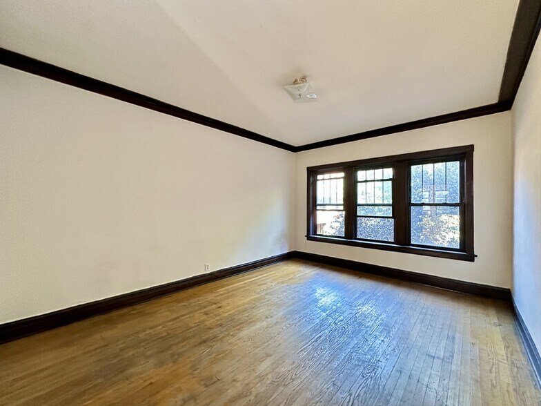 Building Photo - 2520 N Kedzie Blvd