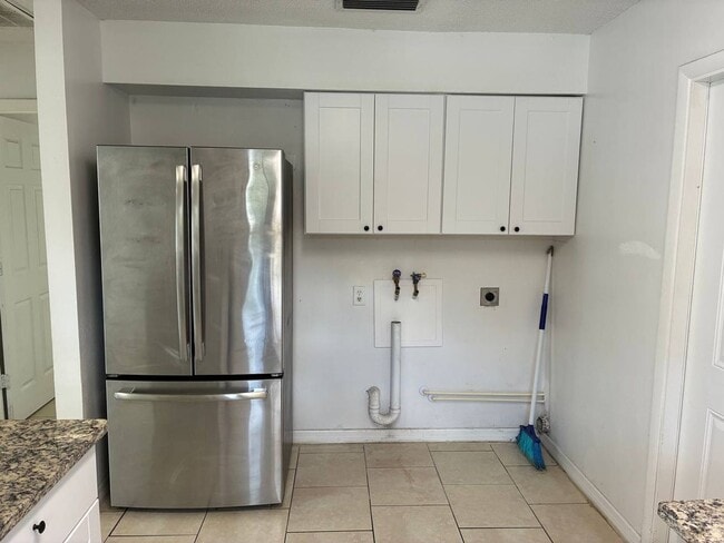 Building Photo - 2-Bedroom Duplex in North Lakeland