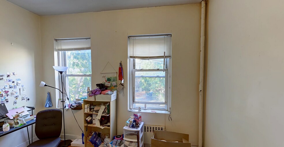 Building Photo - 126 Warren St