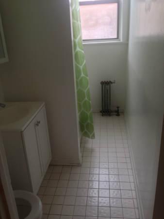 Building Photo - 1 bedroom in CHICAGO IL 60626