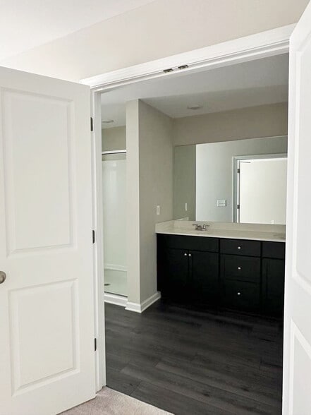 Building Photo - 4372 Grosbeak Dr