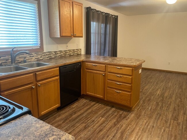 Building Photo - Cozy Home w/Private Backyard!