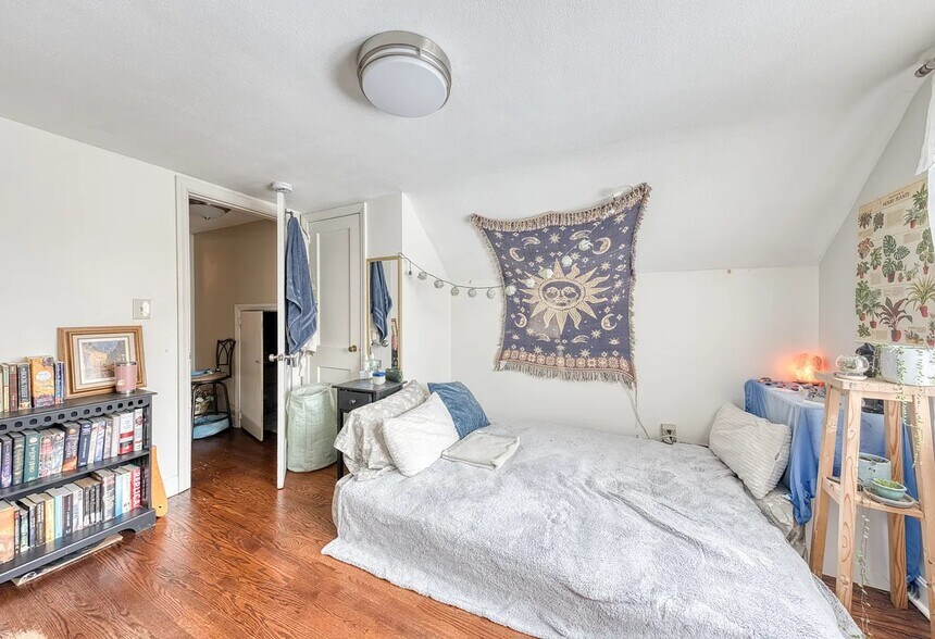 Building Photo - 291 Mansfield Ave